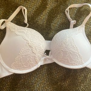 Marilyn Monroe 34C bra